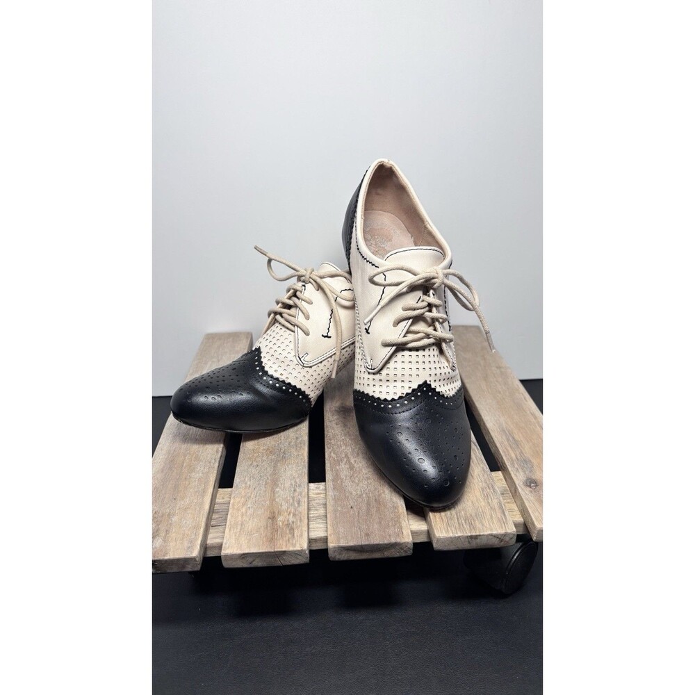 Dolce Nome Selma Women 7 (38) Black & Cream Wingtip Oxford Heels Retro Spectator